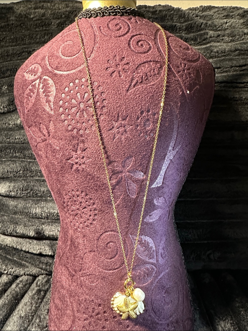 Kenneth Jay Lane Gold Tone Shell & Starfish Charm Pendant Necklace